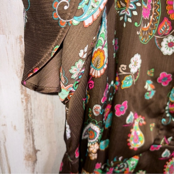 CATO Womens Top Size 22/24W  Short Sleeves V-Neck Brown Paisley Floral - Picture 7 of 16